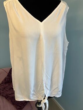 LOFT outlet White V-Neck Sleeveless Tie-Hem Top